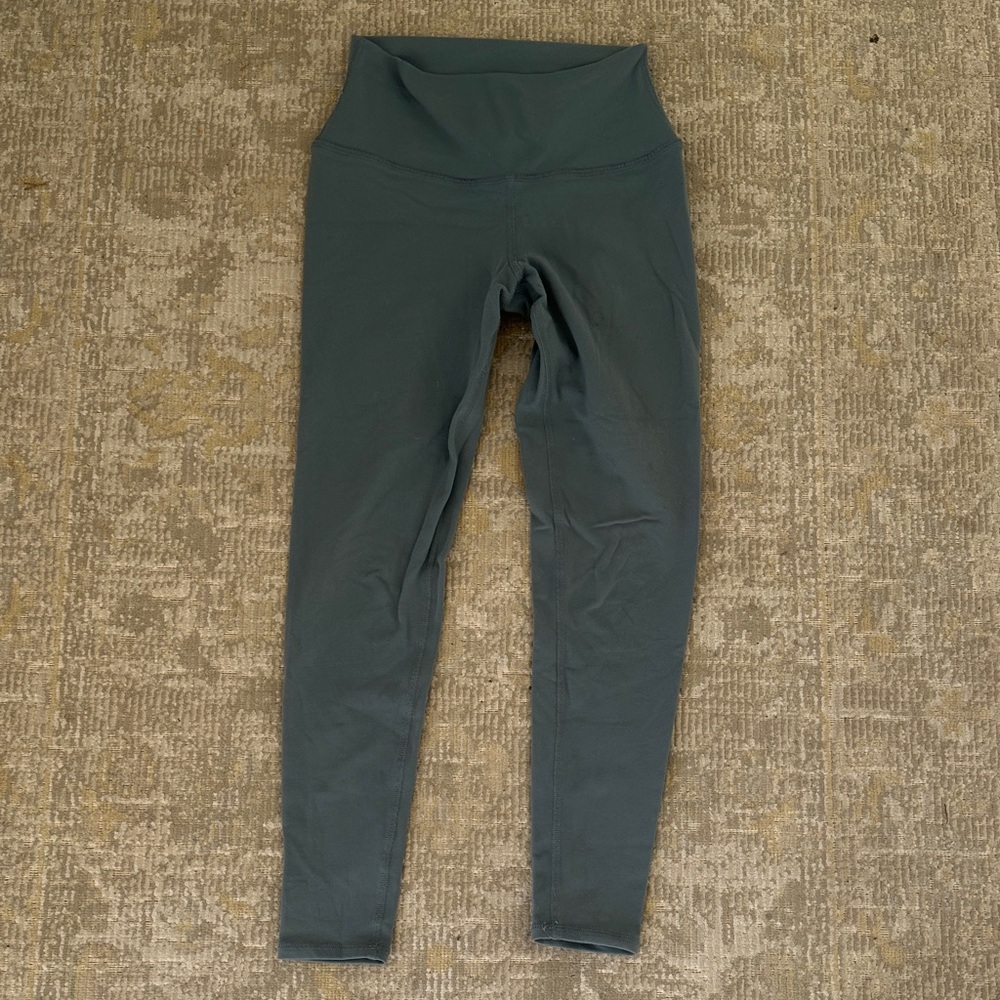 Alo Leggings